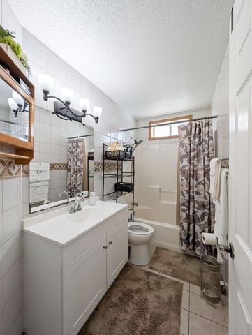 238 PINEWOOD Boulevard, West Fargo, ND 58078