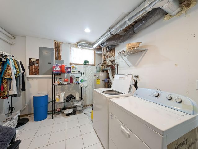 238 PINEWOOD Boulevard, West Fargo, ND 58078