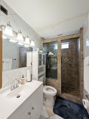238 PINEWOOD Boulevard, West Fargo, ND 58078