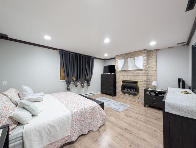 238 PINEWOOD Boulevard, West Fargo, ND 58078