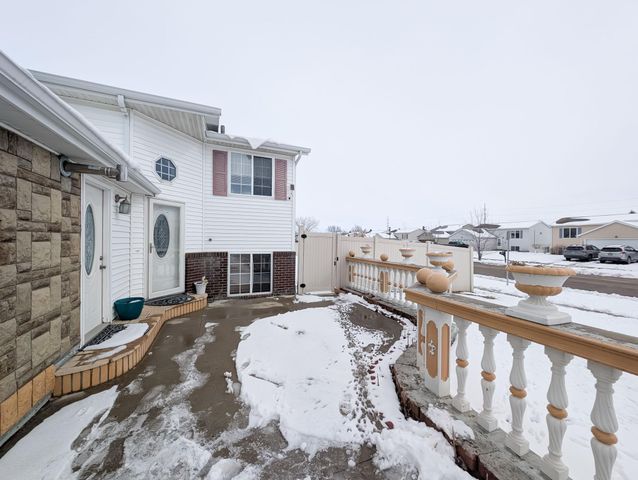 238 PINEWOOD Boulevard, West Fargo, ND 58078
