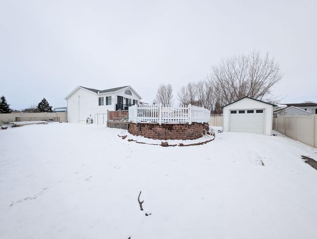 238 PINEWOOD Boulevard, West Fargo, ND 58078