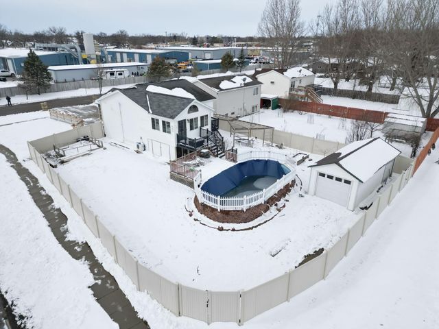 238 PINEWOOD Boulevard, West Fargo, ND 58078