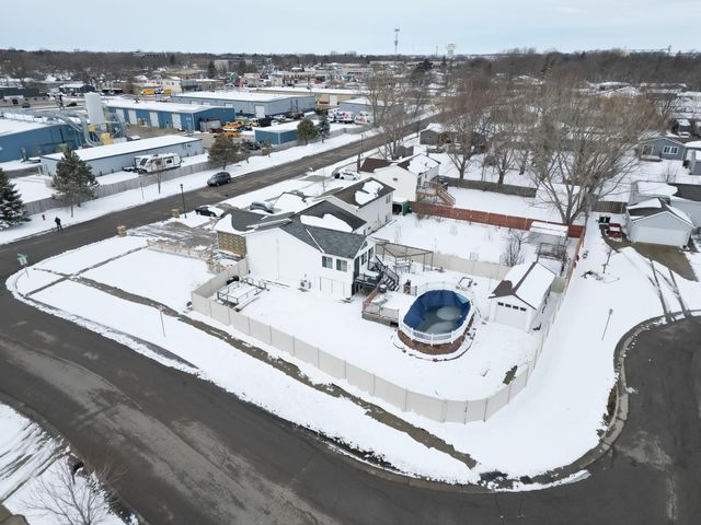 238 PINEWOOD Boulevard, West Fargo, ND 58078