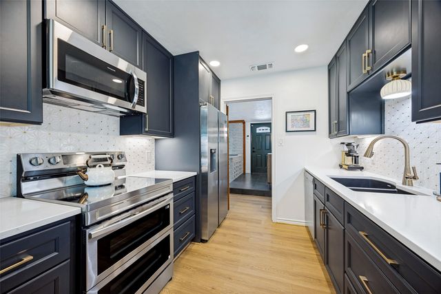 921 Forreston Drive, Richardson, TX 75080