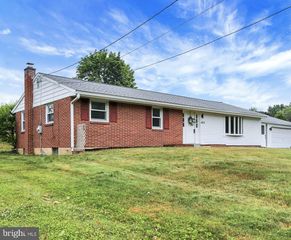 597 MAGARO RD, Enola, PA 17025