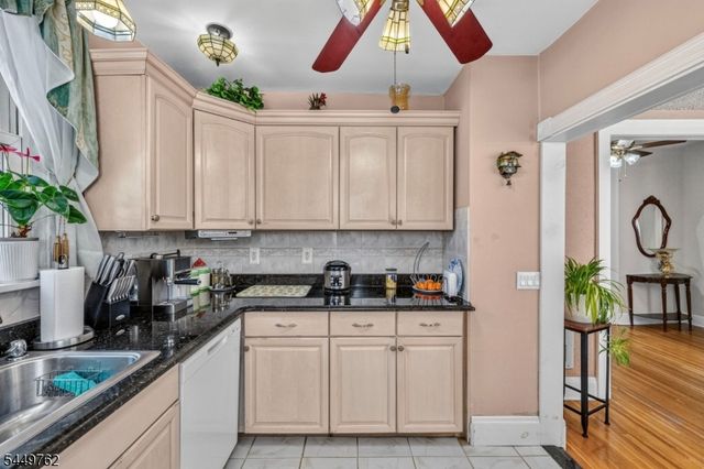 30 Elm St, Ridgefield Park Village, NJ 07660
