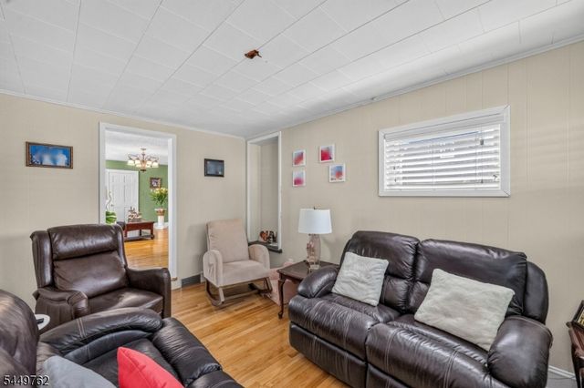 30 Elm St, Ridgefield Park Village, NJ 07660
