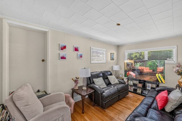 30 Elm St, Ridgefield Park Village, NJ 07660
