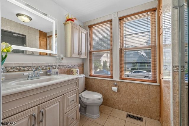 30 Elm St, Ridgefield Park Village, NJ 07660