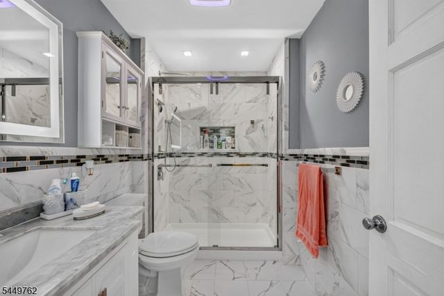 30 Elm St, Ridgefield Park Village, NJ 07660