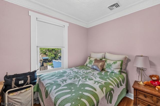 30 Elm St, Ridgefield Park Village, NJ 07660