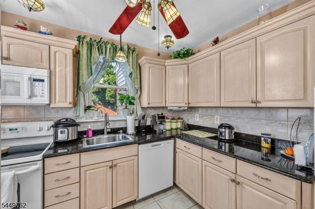 30 Elm St, Ridgefield Park Village, NJ 07660