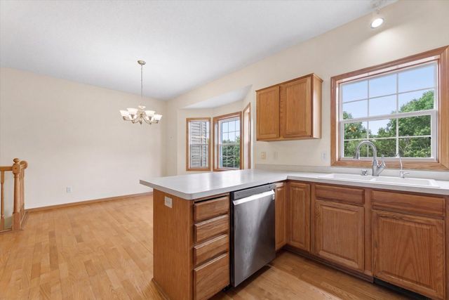 14157 43rd Avenue N, Plymouth, MN 55446