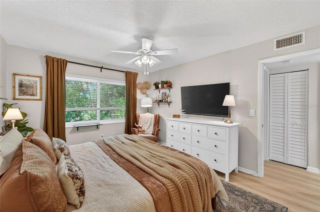 8039 GARDEN DRIVE 205, Seminole, FL 33777