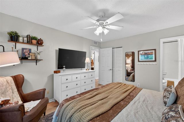 8039 GARDEN DRIVE 205, Seminole, FL 33777