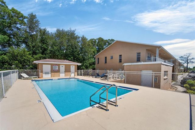 8039 GARDEN DRIVE 205, Seminole, FL 33777