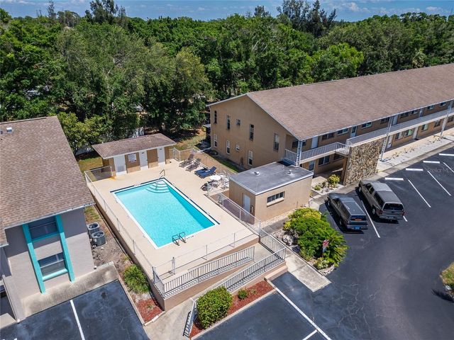 8039 GARDEN DRIVE 205, Seminole, FL 33777