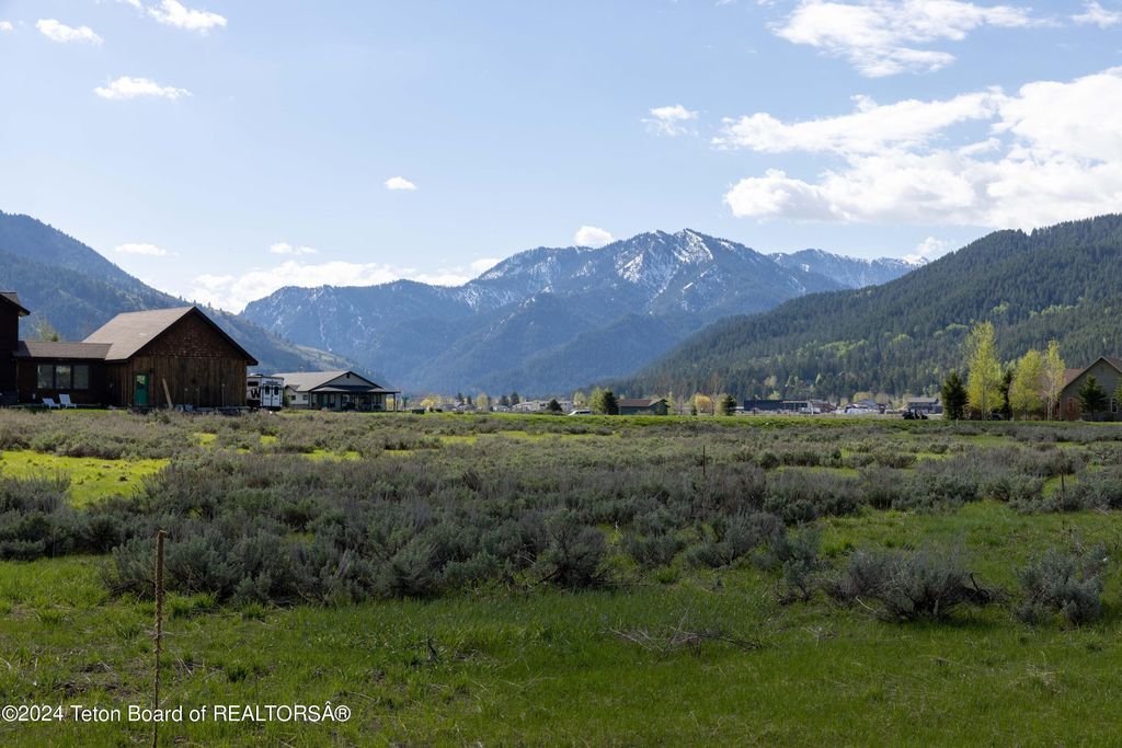 E LAKE CABIN Road, Alpine, WY 83128 photo 18