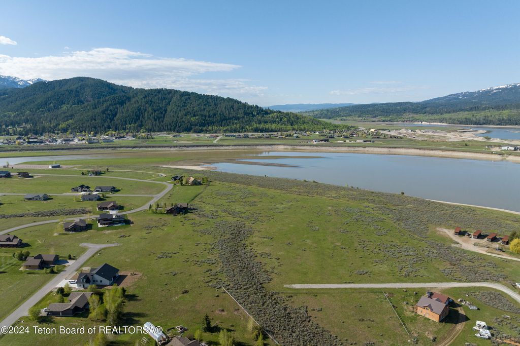 E LAKE CABIN Road, Alpine, WY 83128 photo 19