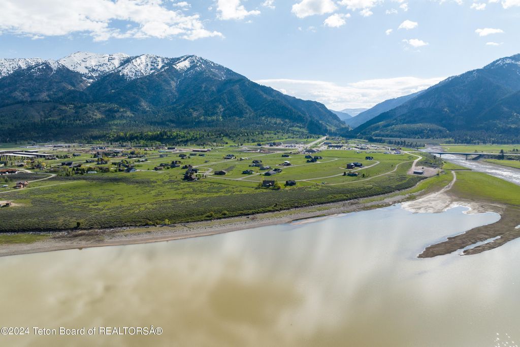 E LAKE CABIN Road, Alpine, WY 83128 photo 7
