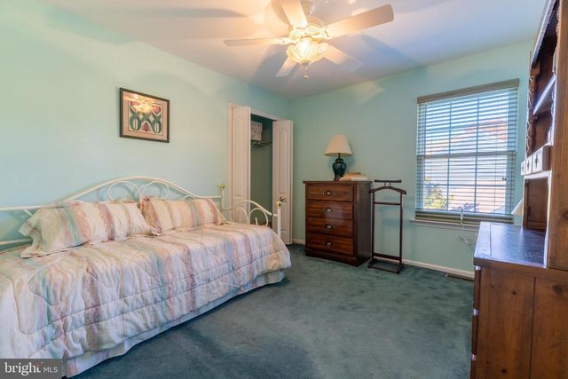 25 LA COSTA DR, Egg Harbor Township, NJ 08234