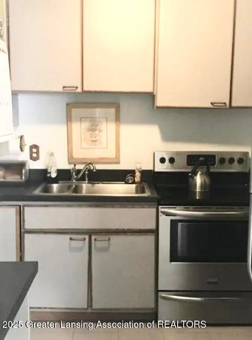 3112 Shetland Road, Lansing, MI 48911