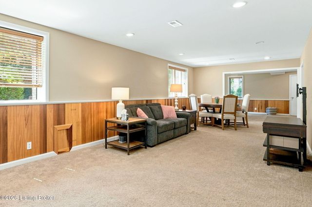 2811 Alta Vista Ct, Louisville, KY 40206