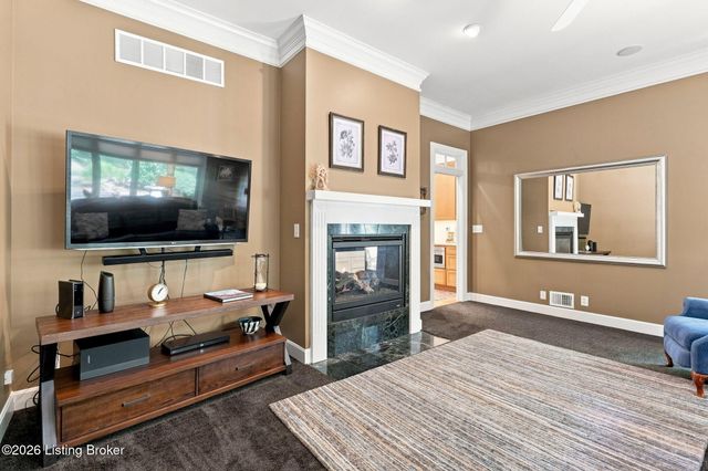 2811 Alta Vista Ct, Louisville, KY 40206
