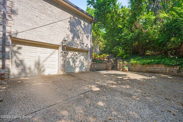 2811 Alta Vista Ct, Louisville, KY 40206