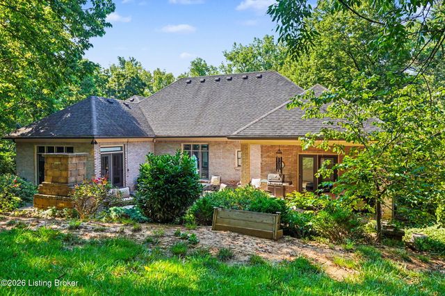 2811 Alta Vista Ct, Louisville, KY 40206