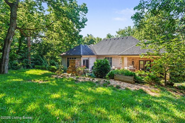 2811 Alta Vista Ct, Louisville, KY 40206