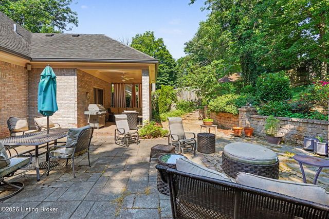 2811 Alta Vista Ct, Louisville, KY 40206