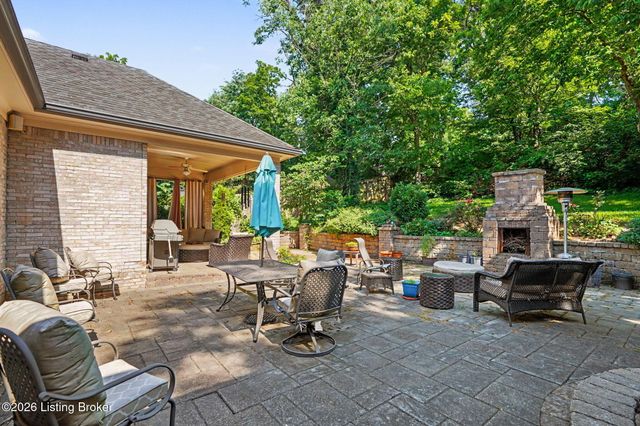 2811 Alta Vista Ct, Louisville, KY 40206