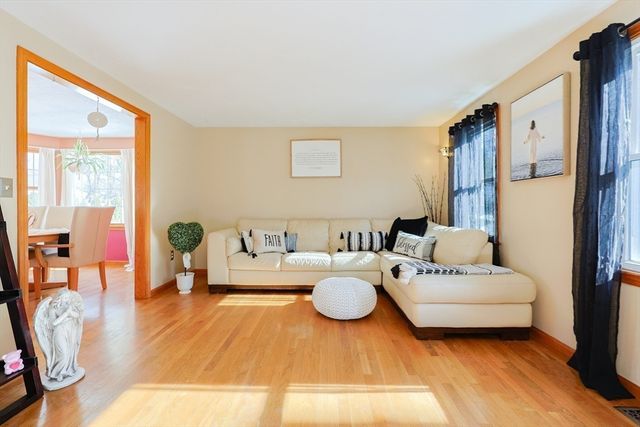 11 Parnell St, Millis, MA 02054