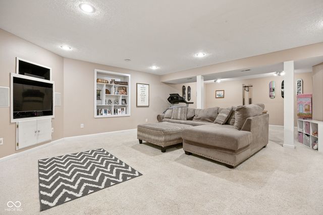 11740 Sand Creek Boulevard, Fishers, IN 46037