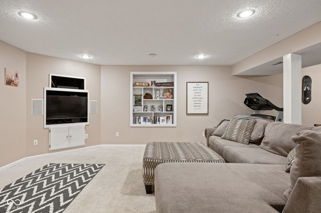 11740 Sand Creek Boulevard, Fishers, IN 46037