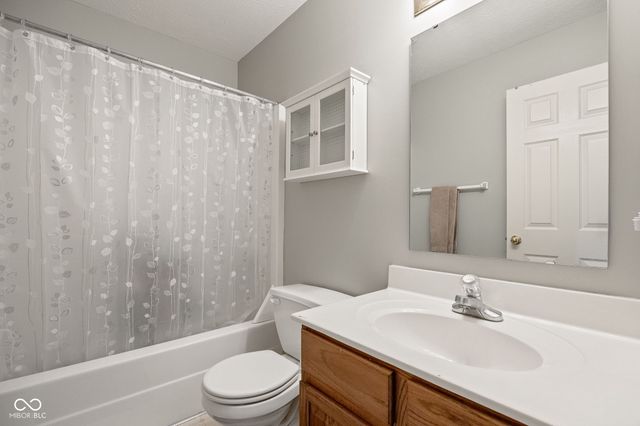 11740 Sand Creek Boulevard, Fishers, IN 46037