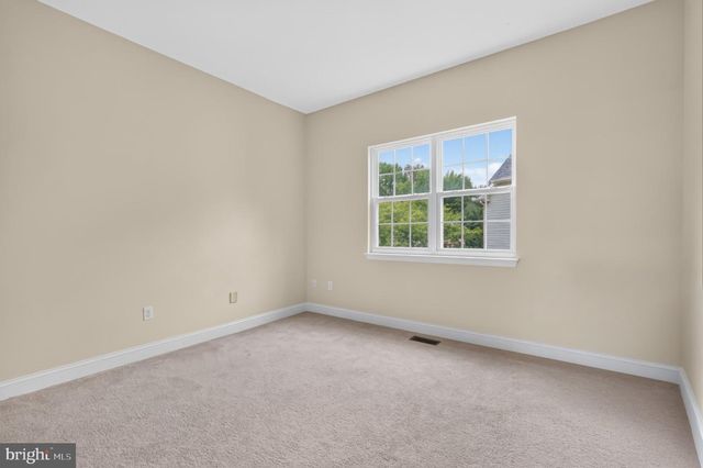17 BLACKBIRD CT, Newark, DE 19702