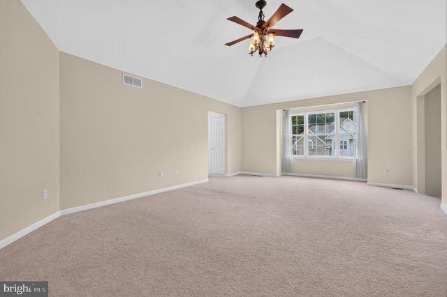 17 BLACKBIRD CT, Newark, DE 19702