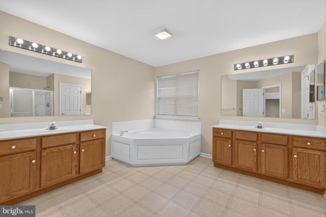 17 BLACKBIRD CT, Newark, DE 19702