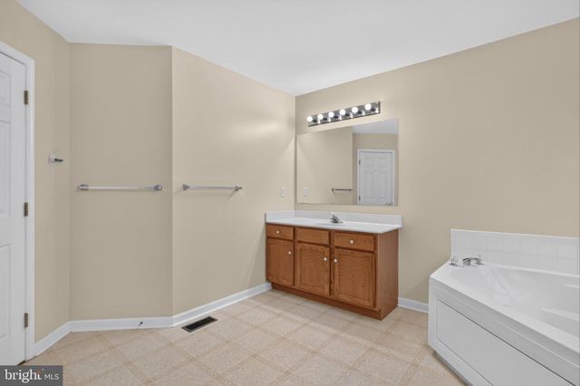 17 BLACKBIRD CT, Newark, DE 19702