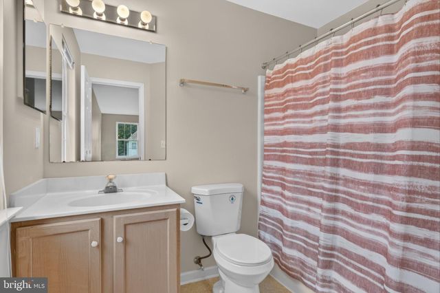 17 BLACKBIRD CT, Newark, DE 19702