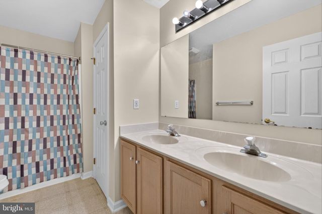 17 BLACKBIRD CT, Newark, DE 19702
