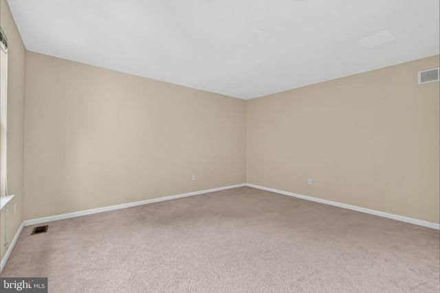 17 BLACKBIRD CT, Newark, DE 19702