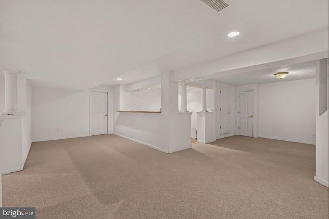 17 BLACKBIRD CT, Newark, DE 19702