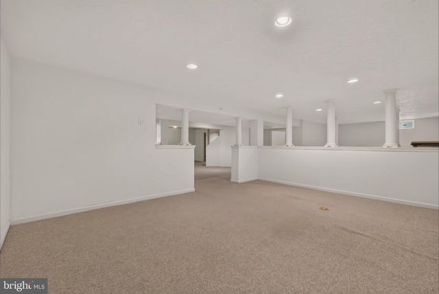 17 BLACKBIRD CT, Newark, DE 19702