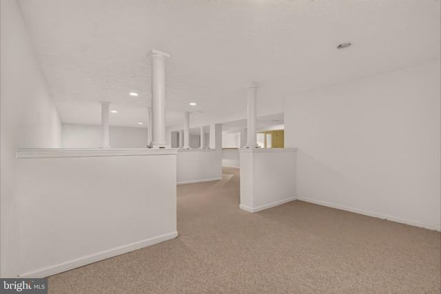 17 BLACKBIRD CT, Newark, DE 19702