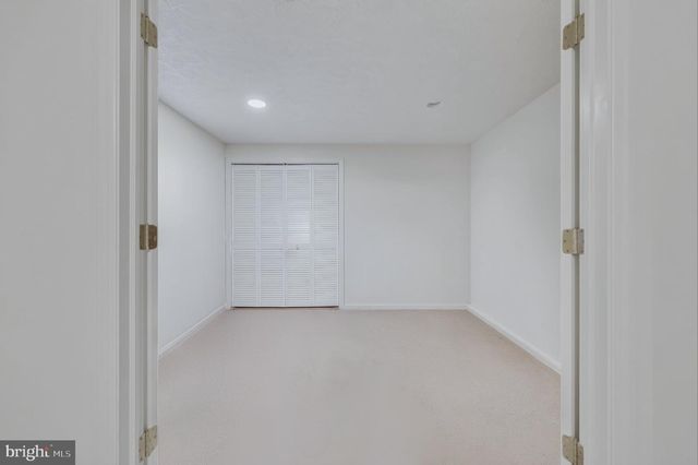 17 BLACKBIRD CT, Newark, DE 19702