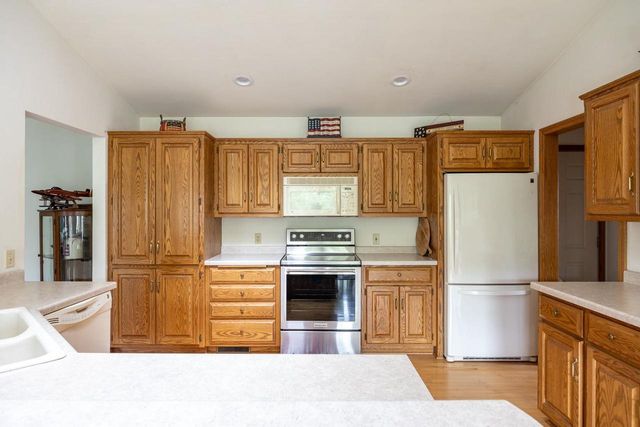 4149 WESTVIEW LANE, Oshkosh, WI 54904
